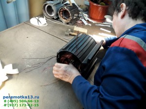Укладка катушек в пазы электродвигателя